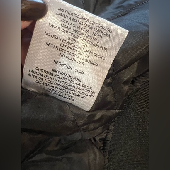 Two One Two Women’s Camouflage Bomber Jacket size Medium EUC - Picture 8 of 10